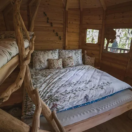 Tree House U Mravence Jinacovice